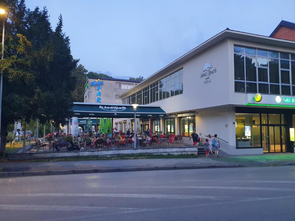 Park Hotel Bihać Exteriör bild