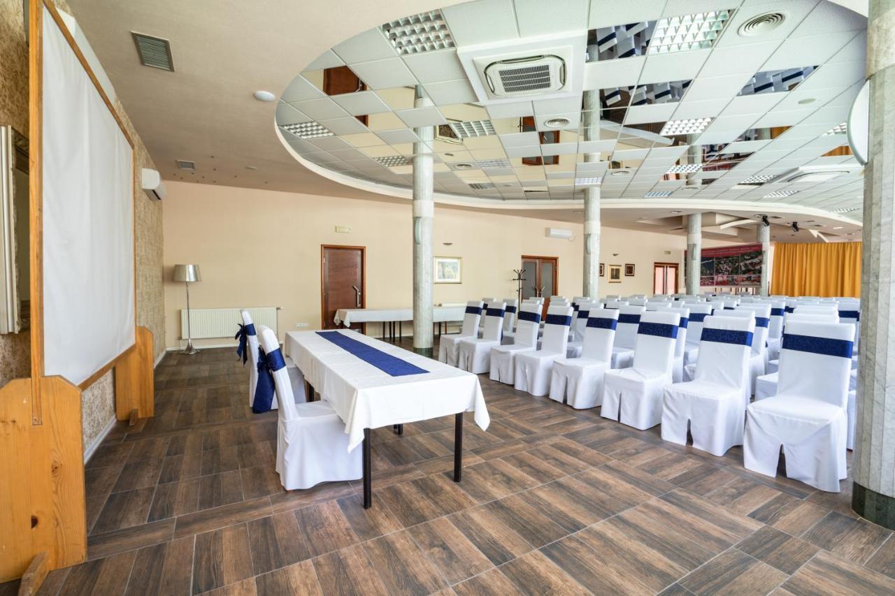 Park Hotel Bihać Exteriör bild