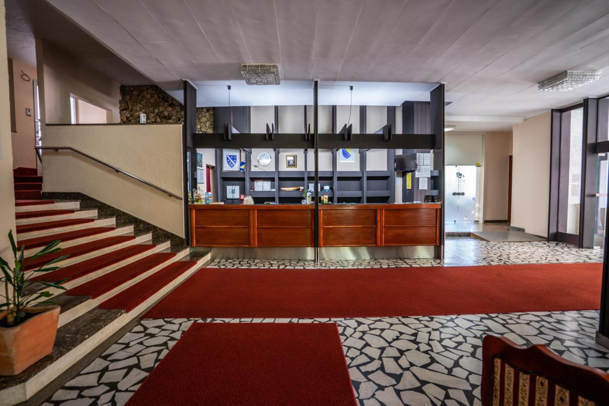 Park Hotel Bihać Exteriör bild